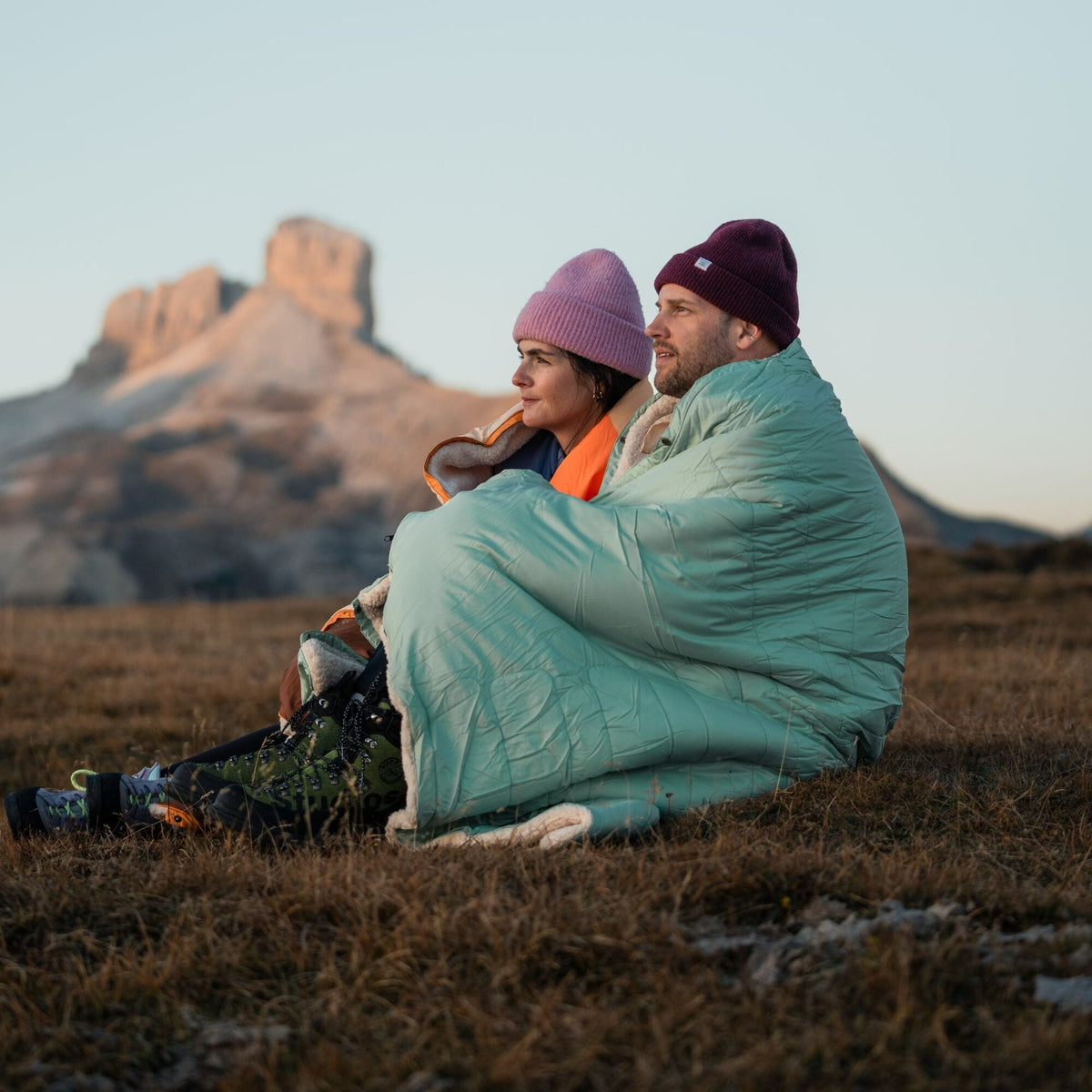 VOITED CloudTouch® Indoor/Outdoor Camping Blanket - Cameo Green Blankets VOITED 