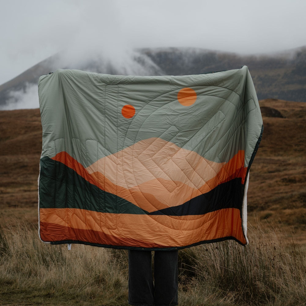 VOITED CloudTouch® Indoor/Outdoor Camping Blanket - Jasper / Tree Green Blankets VOITED 