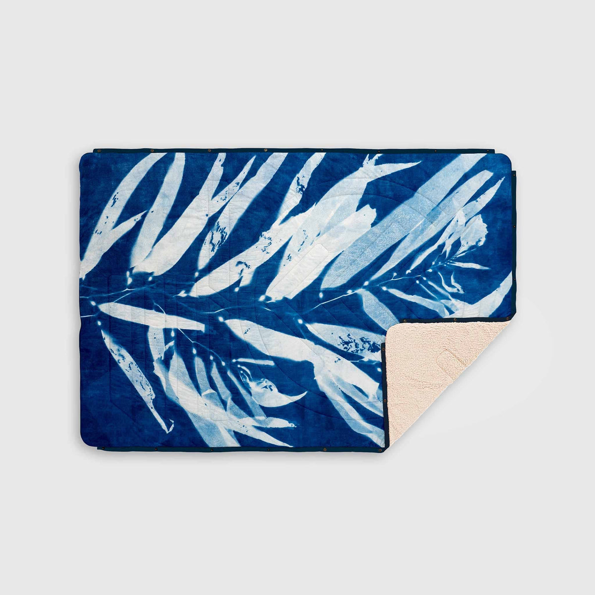 VOITED CloudTouch® Indoor/Outdoor Camping Blanket - Kelp Blankets VOITED 