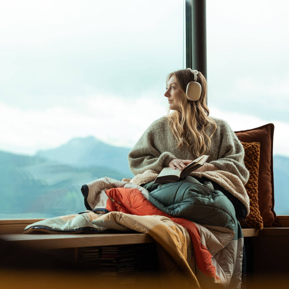 VOITED CloudTouch® Indoor/Outdoor Camping Blanket - Nomadnext Blankets VOITED 