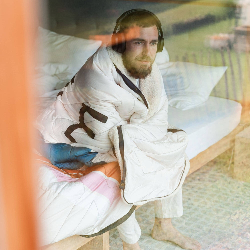 VOITED Queen CloudTouch® Indoor/Outdoor Camping Blanket - Snowy Peak Blankets VOITED 